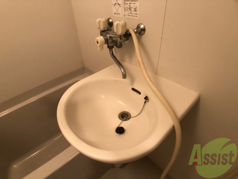 洗面設備　洗面台。身支度にはかかせないですよね～。