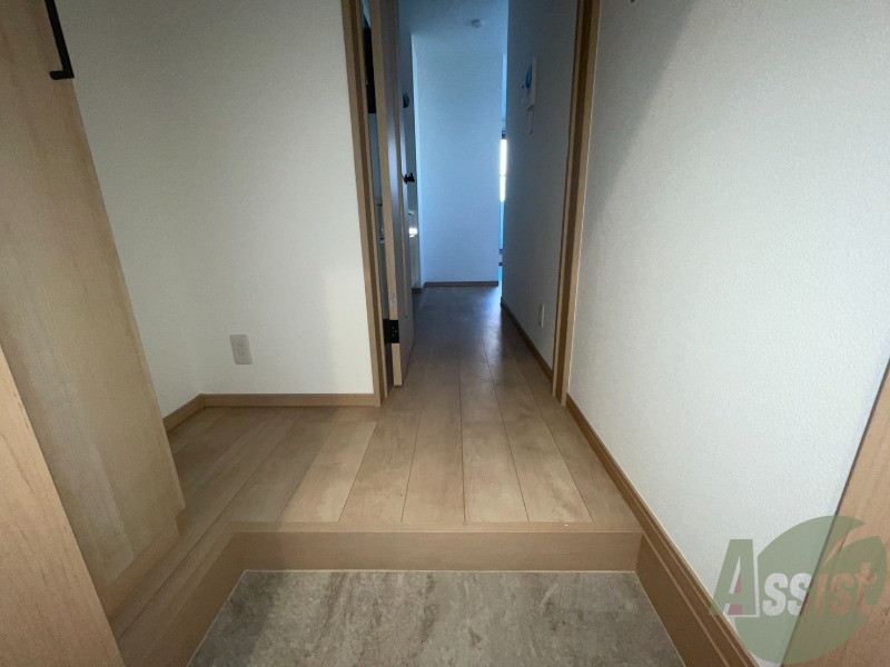 玄関　玄関から見たお部屋がこのような感じになっております。