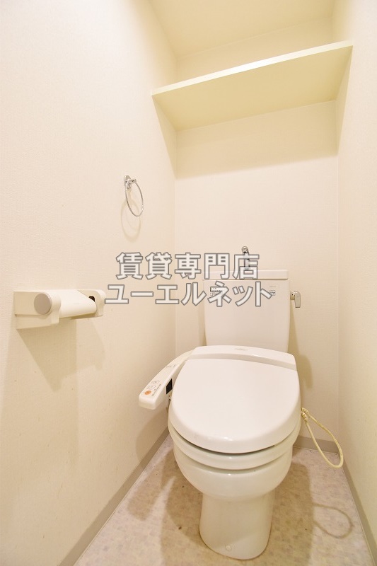 トイレ　温水洗浄便座付き