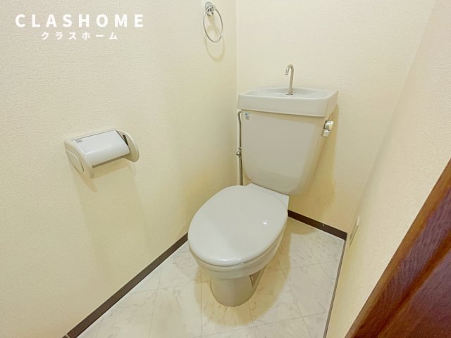トイレ　同物件の別部屋になります。
