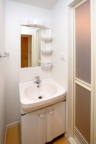 洗面設備　独立洗面化粧台付き