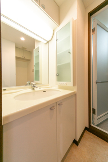 洗面設備　※写真は同タイプ住戸です。