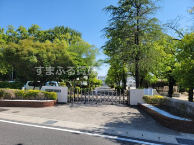 小学校　刈谷市立かりがね小学校（小学校）まで531m