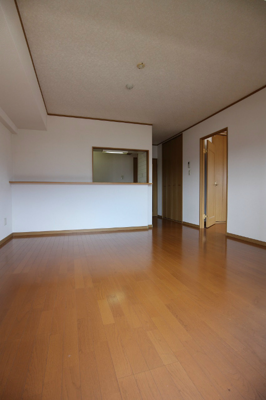 居室・リビング　リビングは使いやすい形です♪