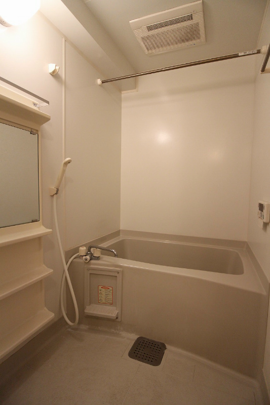 バス・シャワールーム　浴室乾燥機付のお風呂で、あなたの休息をお助け♪