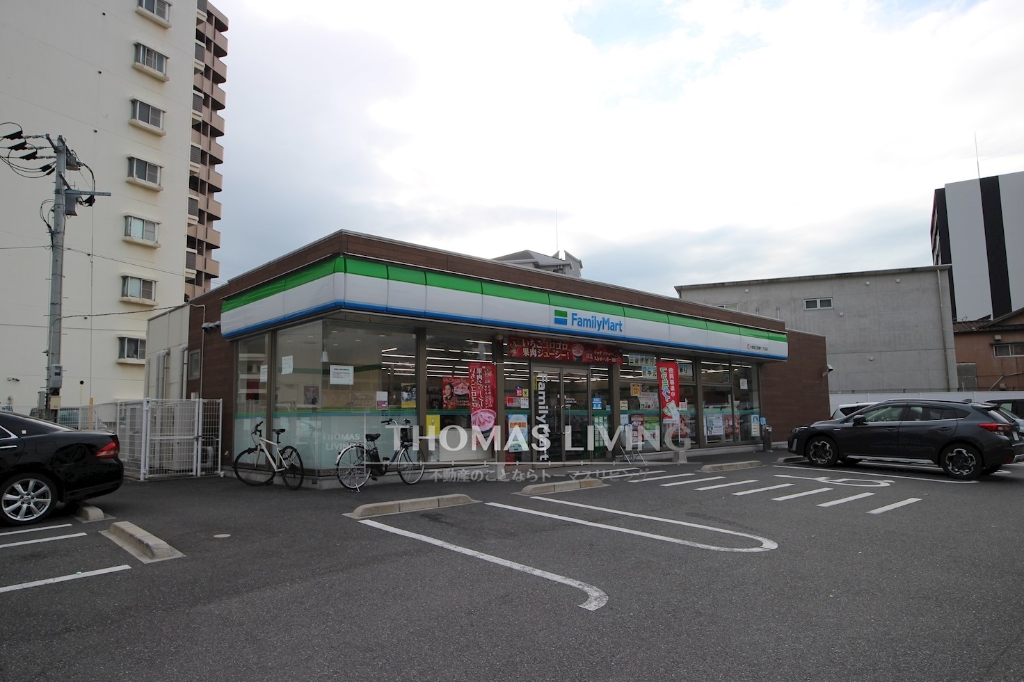 コンビニ　ファミリーマート 小倉北三萩野1丁目店（コンビニ）まで382m