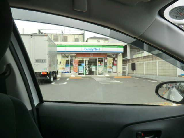 コンビニ　ファミリーマート大森南店（コンビニ）まで201m