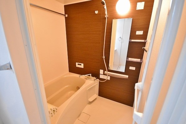 バス・シャワールーム　★追焚機能＆浴室乾燥機付き浴室★