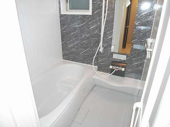 バス・シャワールーム　※別部屋参考写真