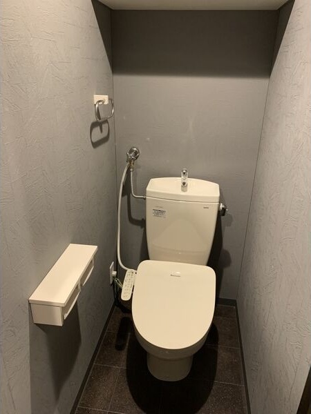 トイレ　嬉しいウォシュレット付きのトイレ！便座温かいですよ♪