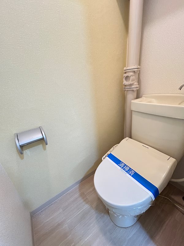 トイレ　■写真は102号室