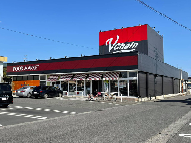 スーパー　ブイチェーン（スーパー）まで604m