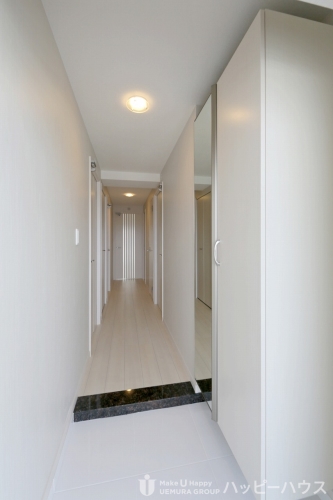 玄関　※同タイプ別部屋のため、参考画像です。