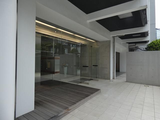 エントランス　建物の内部です