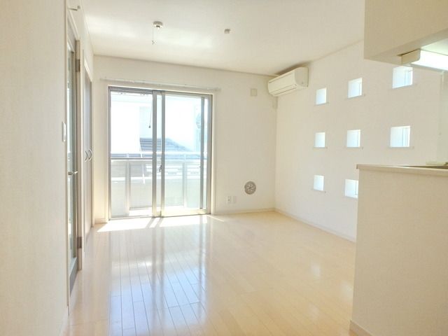 居室・リビング　★日当たり良好な居室★