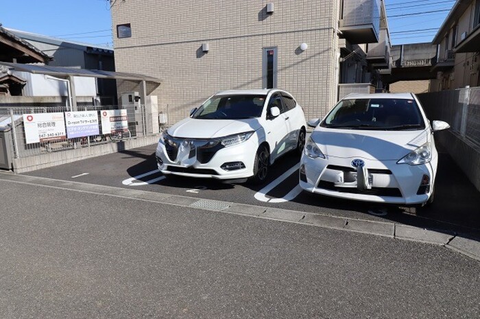 駐車場　駐車場