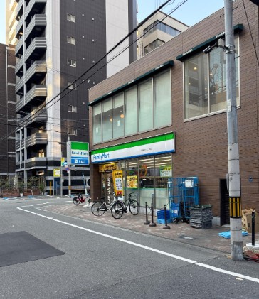 コンビニ　ファミリーマート 博労町一丁目店（コンビニ）まで620m