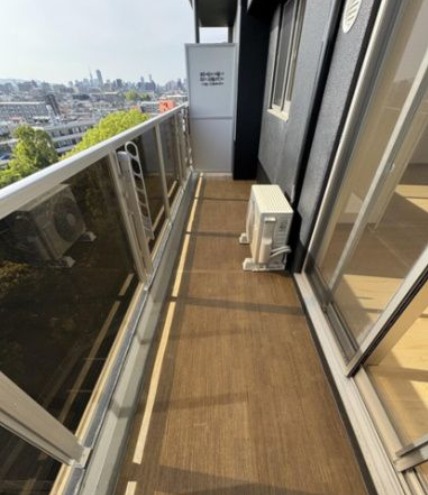 バルコニー　日当たりの良いバルコニーです