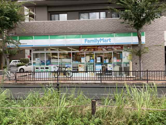 コンビニ　ファミリーマート大野城駅前店（コンビニ）まで321m