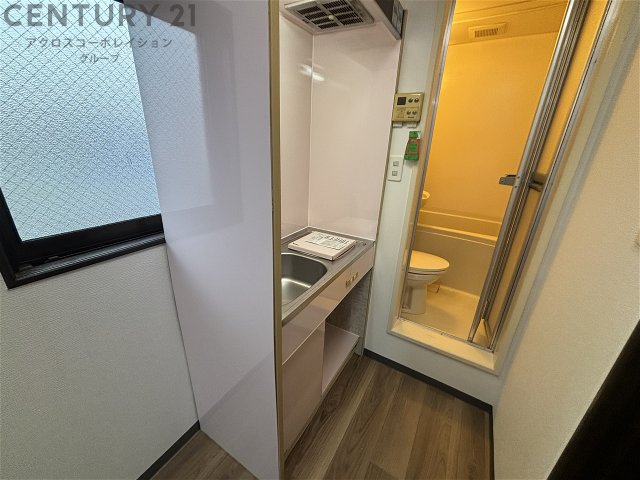 キッチン　窓付きのキッチンで換気がしやすくておすすめ！
