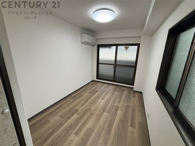 居室・リビング　２面採光の明るいお部屋です。