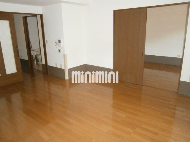 その他　室内写真は同タイプの別の部屋です。