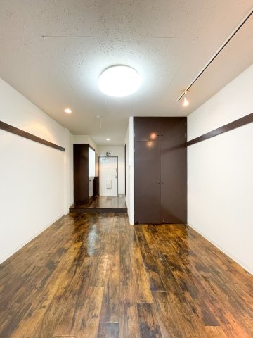 居室・リビング　※写真は103号室です。