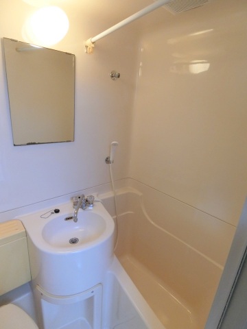 バス・シャワールーム　浴室も綺麗です
