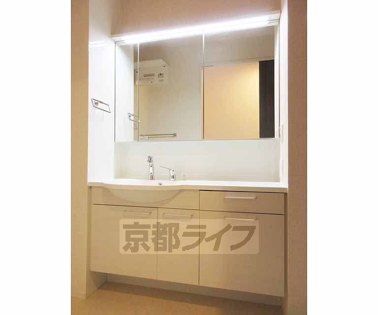 洗面設備　ワイド洗面台！