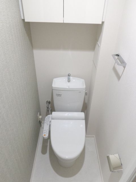 トイレ　温水洗浄便座