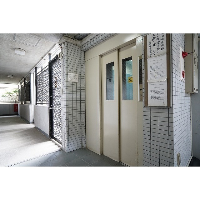 ロビー　エレベーターホール