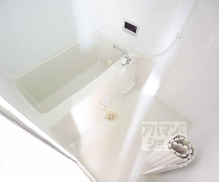 バス・シャワールーム　バスルームです。