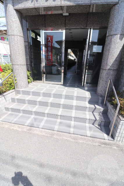 エントランス　明るいエントランス