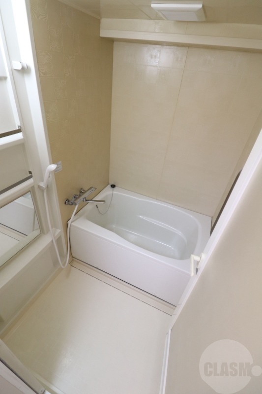 バス・シャワールーム　清潔感のあるバスルーム