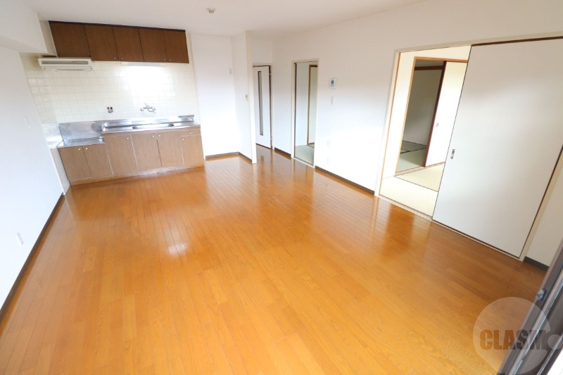 居室・リビング　広々としたリビングです