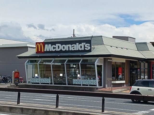 飲食店　マクドナルド（飲食店）まで93m
