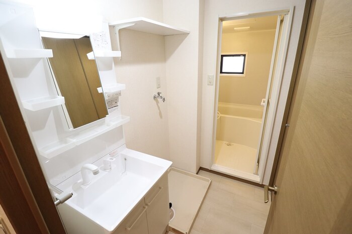 洗面設備　使いやすい洗面所です