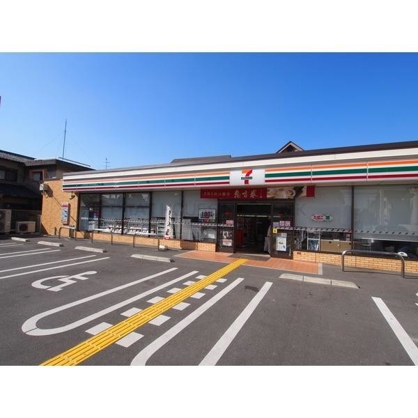 コンビニ　セブン-イレブン高槻赤大路町店（コンビニ）まで1012m
