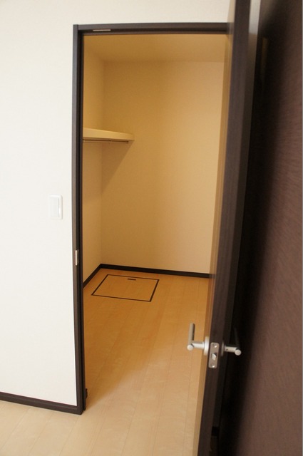 収納　ウォークインクローゼット大きいです♪