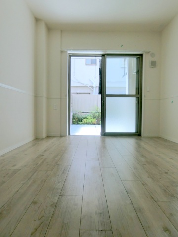 その他部屋・スペース　南向きで明るい洋室