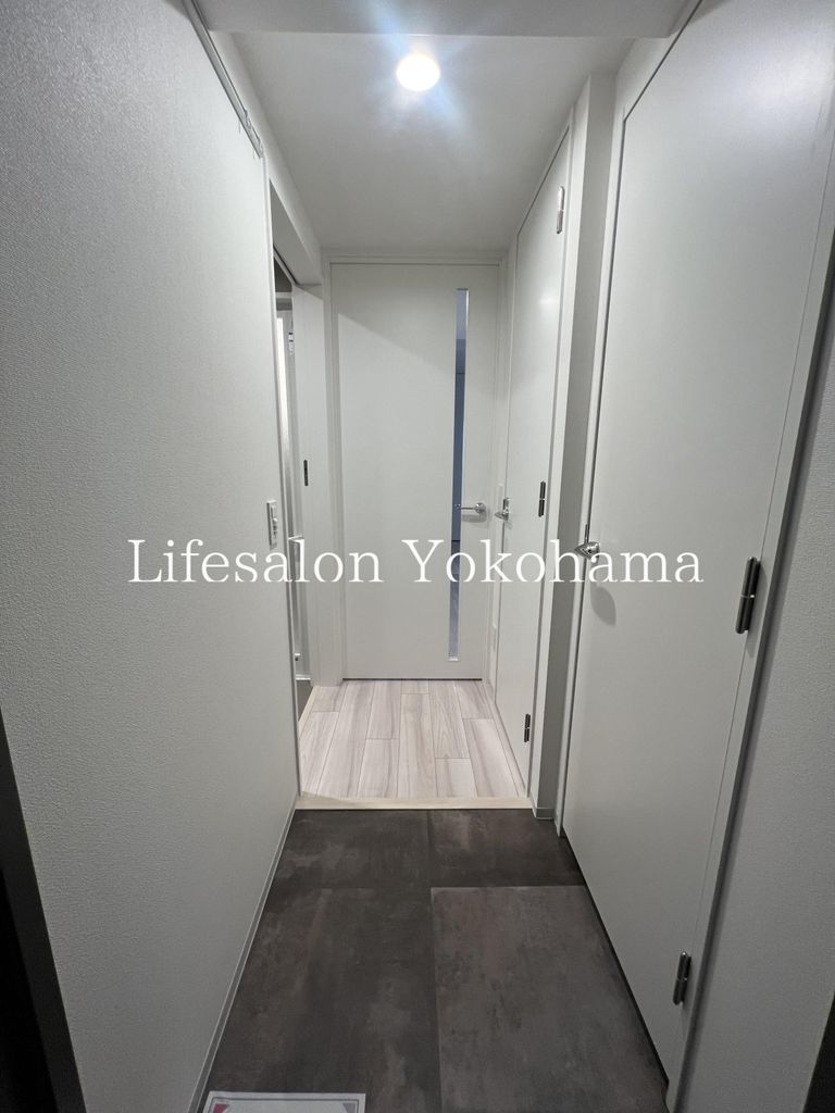 玄関　キッチン