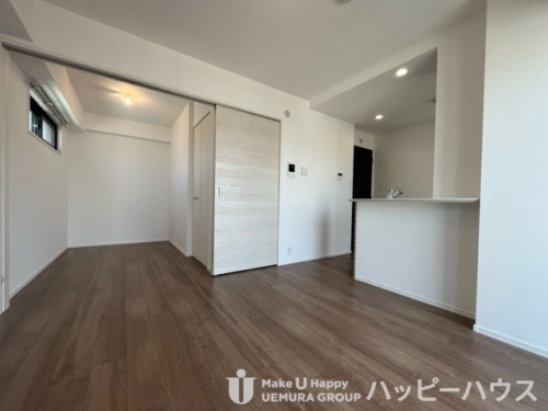 居室・リビング　９０１号室の写真です。