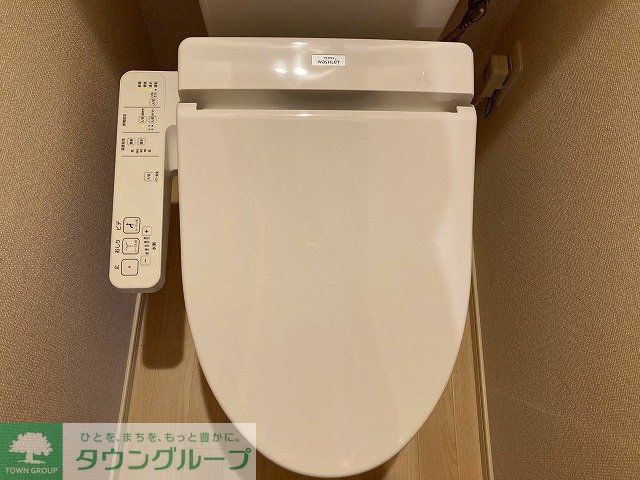 トイレ　お部屋によりメーカーは異なります。