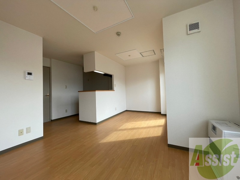 居室・リビング　広くてきれいなリビングです！快適に過ごせそうですね。