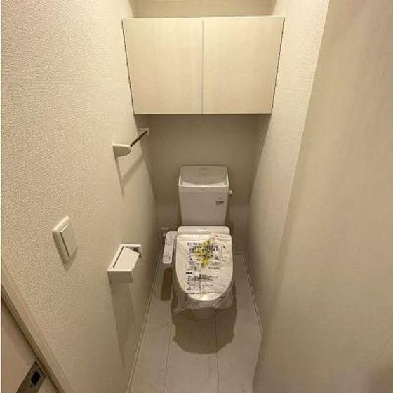 トイレ　※写真は別号室のものですので現状優先させていただきます。