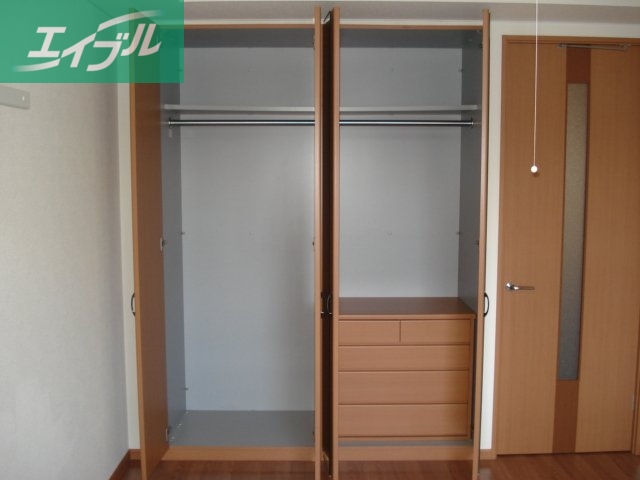 収納　収納内小ダンス付