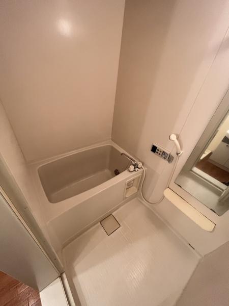 バス・シャワールーム　追いだき付のお風呂