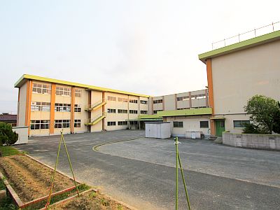 小学校　中間市立中間南小学校（小学校）まで1996m