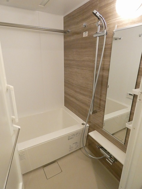 バス・シャワールーム　※別部屋参考写真