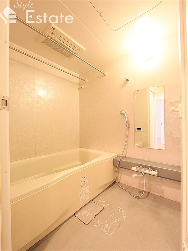 バス・シャワールーム　バスルーム